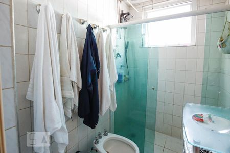 Banheiro de apartamento à venda com 1 quarto, 43m² em Jardim Paulistano, São Paulo