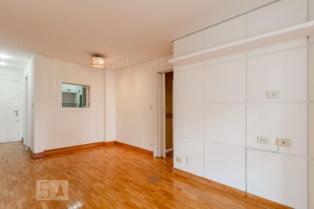 Sala de apartamento para alugar com 2 quartos, 72m² em Indianópolis, São Paulo