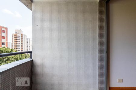 Varanda de apartamento para alugar com 2 quartos, 72m² em Indianópolis, São Paulo