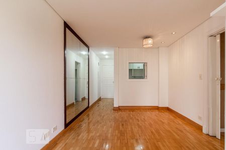 Sala de apartamento para alugar com 2 quartos, 72m² em Indianópolis, São Paulo