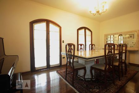 Sala de casa para alugar com 6 quartos, 450m² em Jardim Londrina, São Paulo