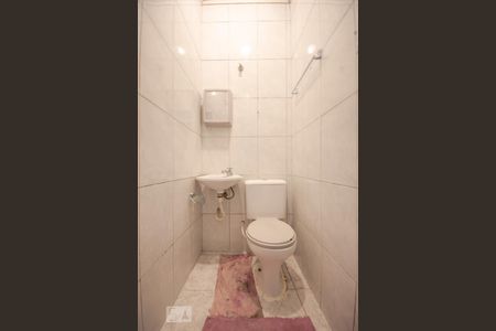 Banheiro de kitnet/studio para alugar com 1 quarto, 20m² em Vila Paiva, São Paulo
