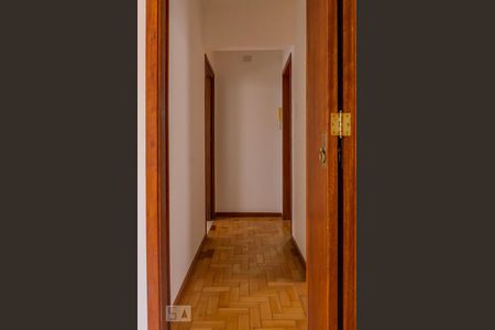 Corredor de apartamento à venda com 1 quarto, 38m² em Jardim Floresta, Porto Alegre