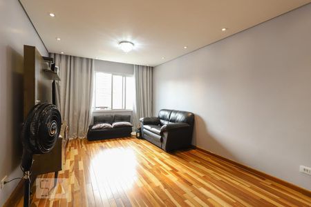 Sala de casa à venda com 4 quartos, 130m² em Vila Vitório Mazzei, São Paulo