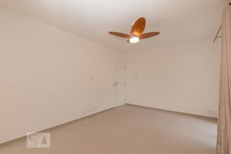 Sala de apartamento para alugar com 2 quartos, 65m² em Santo Amaro, São Paulo