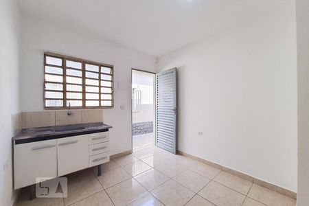 Cozinha de kitnet/studio para alugar com 1 quarto, 20m² em Vila Diva (zona Norte), São Paulo