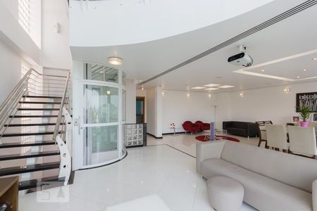 Casa de condomínio à venda com 457m², 3 quartos e 4 vagasPrimeiro Andar - Sala