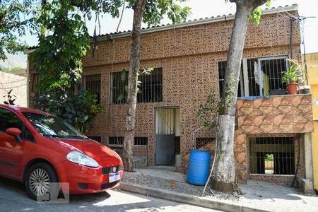 Fachada de casa para alugar com 2 quartos, 60m² em Jardim Nossa Senhora das Gracas, Nova Iguaçu