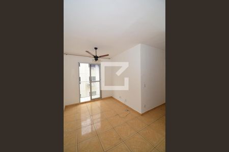 Sala de apartamento para alugar com 2 quartos, 45m² em Irajá, Rio de Janeiro