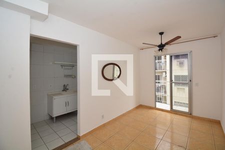 Sala de apartamento para alugar com 2 quartos, 45m² em Irajá, Rio de Janeiro