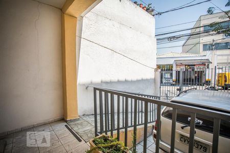 Casa à venda com 163m², 4 quartos e 1 vaga Casa à venda com 163m², 4 quartos e 1 vagaVaranda - Sala