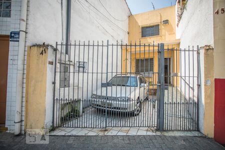 Casa à venda com 163m², 4 quartos e 1 vaga Casa à venda com 163m², 4 quartos e 1 vagaFachada