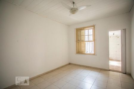 Casa à venda com 163m², 4 quartos e 1 vaga Casa à venda com 163m², 4 quartos e 1 vagaSuite - Ventilador de Teto
