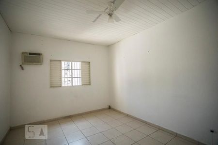 Casa à venda com 163m², 4 quartos e 1 vaga Casa à venda com 163m², 4 quartos e 1 vagaQuarto 2 - Ventilador de teto