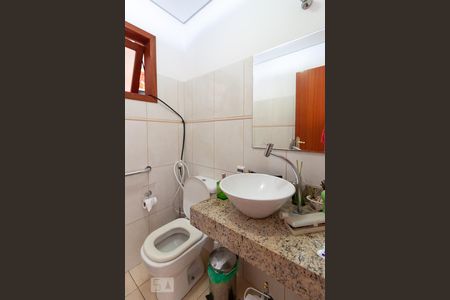 Lavabo de casa à venda com 6 quartos, 228m² em Jardim Odete, São Paulo