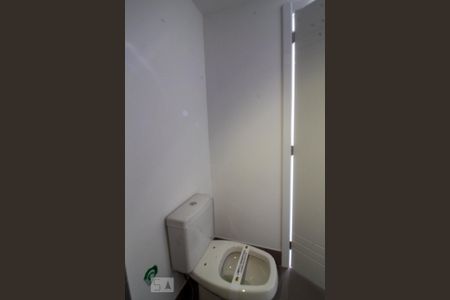 Banheiro de kitnet/studio à venda com 1 quarto, 60m² em Chácara das Pedras, Porto Alegre
