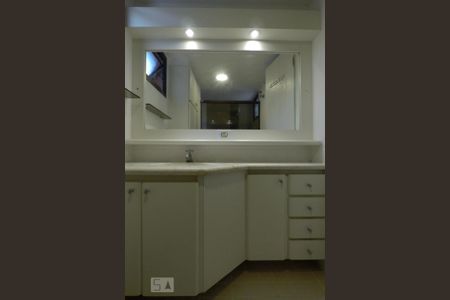 Apartamento para alugar com 38m², 1 quarto e 1 vaga Apartamento para alugar com 38m², 1 quarto e 1 vagaBanheiro