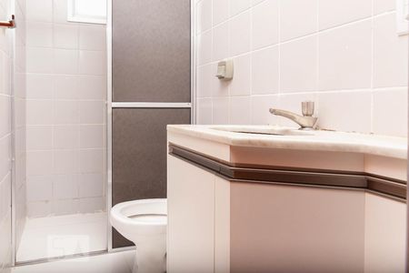 Banheiro da Suíte 1 de apartamento para alugar com 3 quartos, 110m² em Brasil, Uberlândia