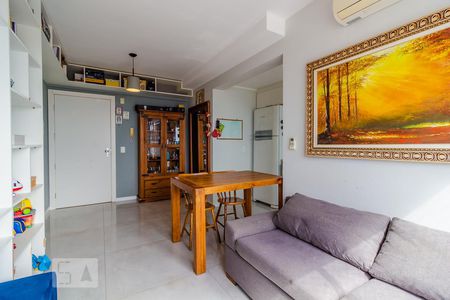 Sala de apartamento para alugar com 2 quartos, 54m² em Santo Antônio, Porto Alegre