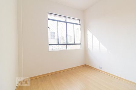 Quarto 1 de apartamento para alugar com 2 quartos, 75m² em Centro, Curitiba