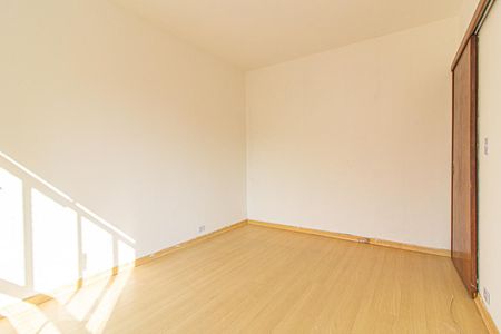 Quarto 2 de apartamento para alugar com 2 quartos, 75m² em Centro, Curitiba