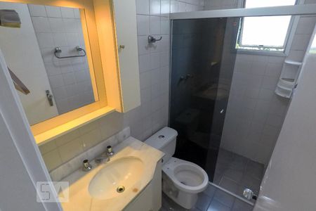 Banheiro de apartamento à venda com 3 quartos, 70m² em Vila das Mercês, São Paulo