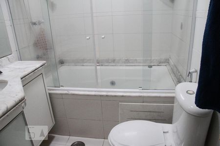 Banheiro Suite de casa à venda com 3 quartos, 250m² em Jardim Avelino, São Paulo
