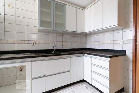 Apartamento para alugar com 56m², 2 quartos e 1 vaga Apartamento para alugar com 56m², 2 quartos e 1 vagaCozinha - Armários