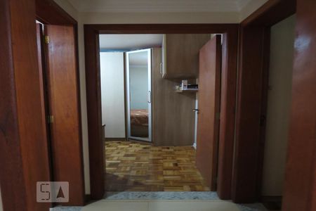 Corredor  de apartamento para alugar com 2 quartos, 70m² em Partenon, Porto Alegre