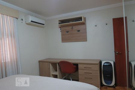 Quarto 1 de apartamento para alugar com 2 quartos, 70m² em Partenon, Porto Alegre