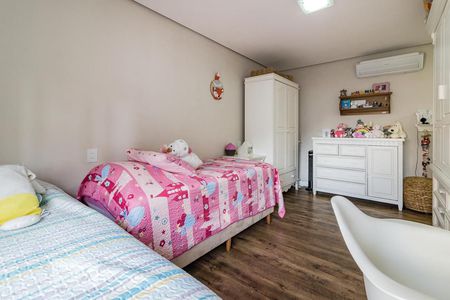 Dormitório de casa de condomínio à venda com 4 quartos, 320m² em Ipanema, Porto Alegre
