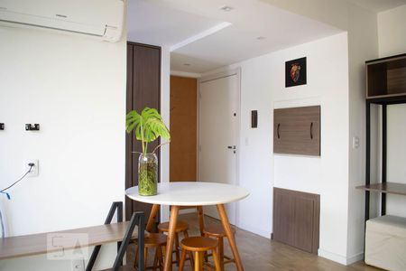 Sala de Estar de apartamento para alugar com 1 quarto, 43m² em Jardim Botânico, Porto Alegre