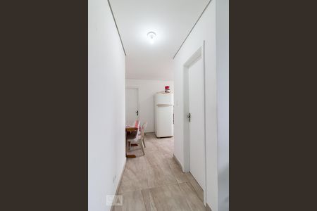 Corredor de apartamento para alugar com 1 quarto, 55m² em Parque Continental Ii, Guarulhos