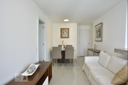 Sala de apartamento à venda com 2 quartos, 89m² em Barra da Tijuca, Rio de Janeiro