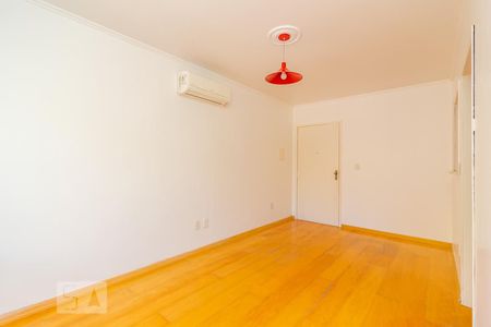 Sala de apartamento para alugar com 1 quarto, 39m² em Santo Antônio, Porto Alegre