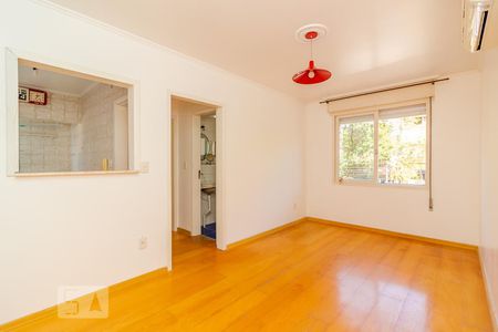 Sala de apartamento para alugar com 1 quarto, 39m² em Santo Antônio, Porto Alegre