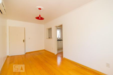 Sala de apartamento para alugar com 1 quarto, 39m² em Santo Antônio, Porto Alegre