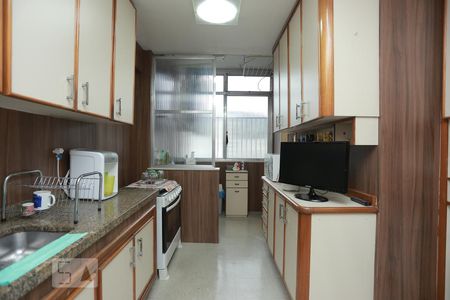 Cozinha de apartamento à venda com 4 quartos, 200m² em Grajaú, Rio de Janeiro