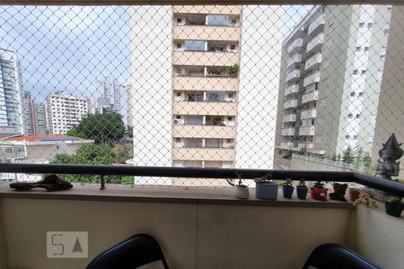 Detalhe Guarda Corpo Varanda de apartamento à venda com 3 quartos, 75m² em Jardim da Gloria, São Paulo