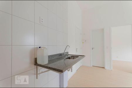 Sala e Cozinha de apartamento para alugar com 2 quartos, 35m² em Vila Pierina, São Paulo