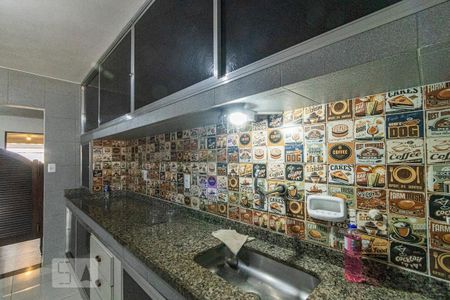 Cozinha de casa à venda com 3 quartos, 300m² em Irajá, Rio de Janeiro