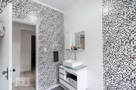 Casa à venda com 250m², 4 quartos e 2 vagas Casa à venda com 250m², 4 quartos e 2 vagasBanheiro 2