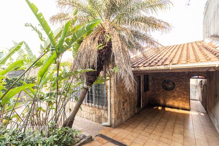 Casa à venda com 250m², 4 quartos e 2 vagas Casa à venda com 250m², 4 quartos e 2 vagasGaragem