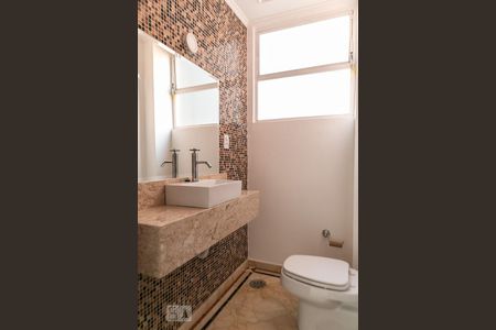 Lavabo de apartamento para alugar com 4 quartos, 240m² em Aparecida, Santos