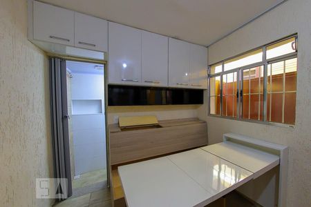 Sala / Cozinha de casa para alugar com 1 quarto, 18m² em Jardim Aliança, Guarulhos