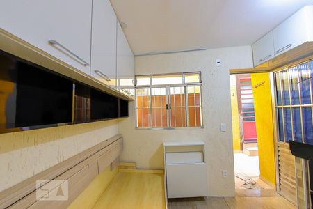 Sala / Cozinha de casa para alugar com 1 quarto, 18m² em Jardim Aliança, Guarulhos