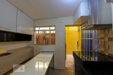 Sala / Cozinha de casa para alugar com 1 quarto, 18m² em Jardim Aliança, Guarulhos