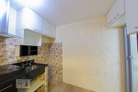 Sala / Cozinha de casa para alugar com 1 quarto, 18m² em Jardim Aliança, Guarulhos