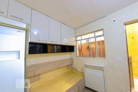 Sala / Cozinha de casa para alugar com 1 quarto, 18m² em Jardim Aliança, Guarulhos