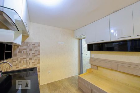 Sala / Cozinha de casa para alugar com 1 quarto, 18m² em Jardim Aliança, Guarulhos